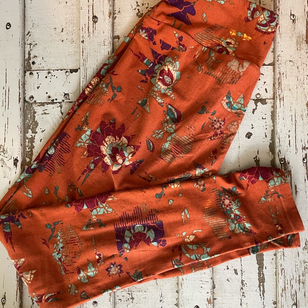 Super soft orange floral LuLaRoe leggings